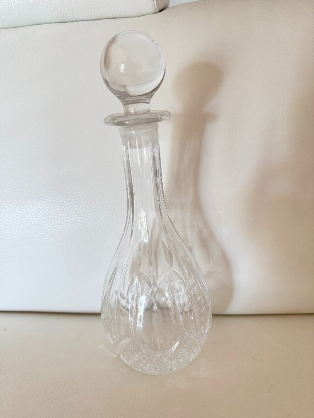 VINTAGE CLEAR CUT GLASS DECANTER W MATCHING BALL STOPPER DIAMOND PATTERN BARWARE